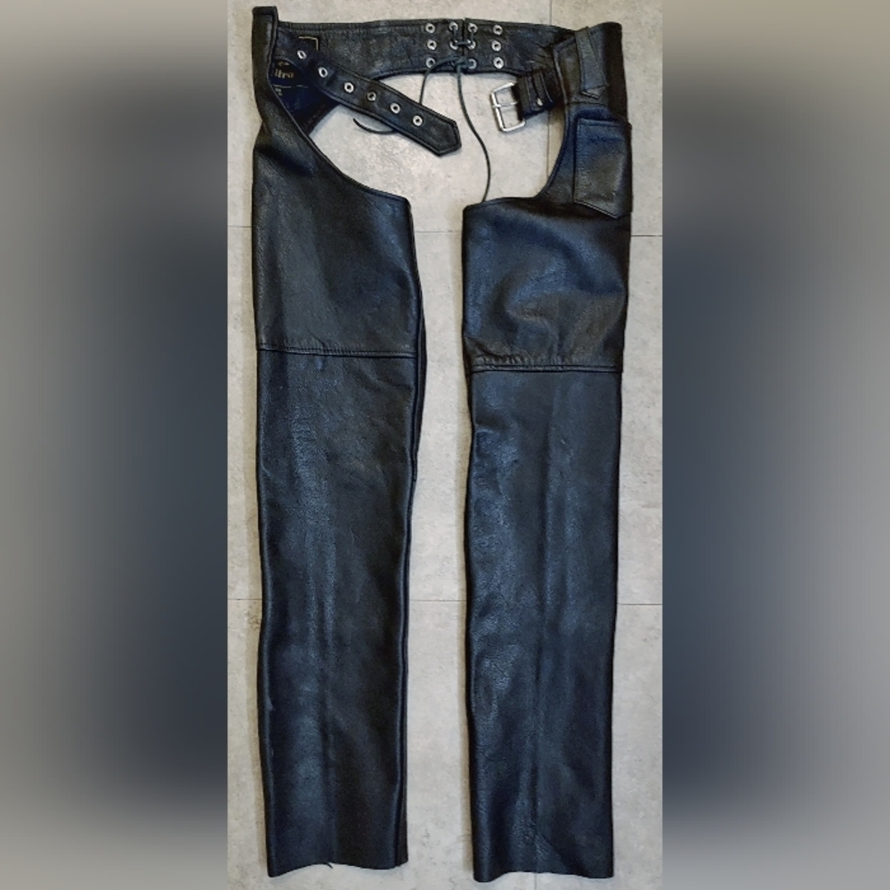 UNIK INTL'N Premium Steed Ultra Coin Pocket Motorcycle Chaps Unisex